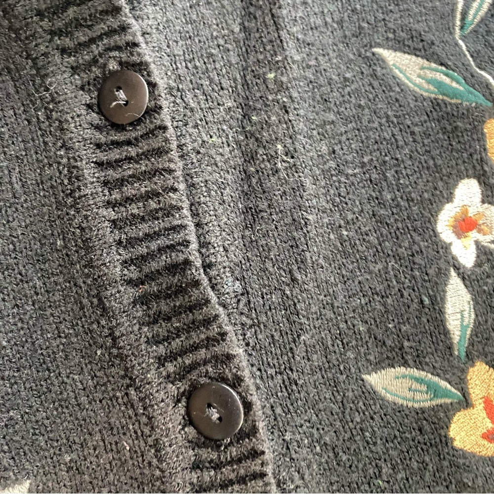 Vintage Carroll Reed Collections Floral Embroidered Black Cardigan Sweater L - Picture 6 of 16